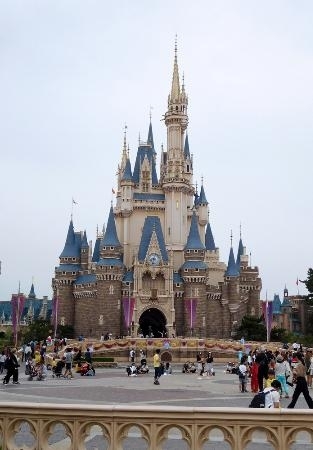 ディズニー ２８７億円の赤字 ２０年４ １２月期 休園響く 信毎web 信濃毎日新聞