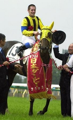 競馬、ネオユニヴァースが死ぬ 03年ダービー、皐月賞V｜信濃毎日