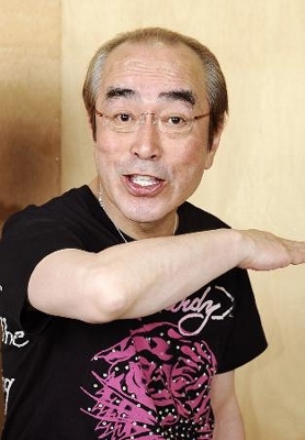 銅像ポーズは定番「アイーン」 志村けんさん故郷に設置|信濃毎日新聞デジタル 信州・長野県のニュースサイト