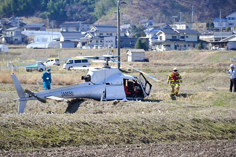 速報 青木村でヘリ墜落か ６人搭乗 自力で脱出 信毎web 信濃毎日新聞