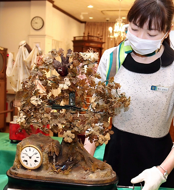 かわいい動きで癒されて 西洋のからくり人形「オートマタ」展 下諏訪