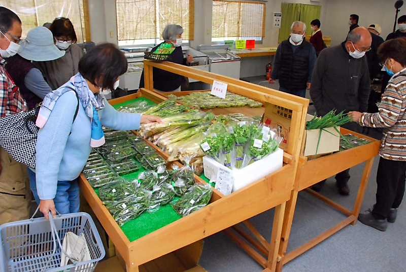 国道１９号路面沈下で通行止め１ヵ月 影響ずしり 長野市信州新町 信毎web 信濃毎日新聞