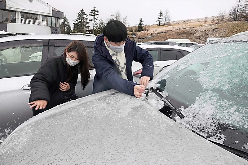 美ヶ原高原 うっすらと雪化粧 信毎web 信濃毎日新聞