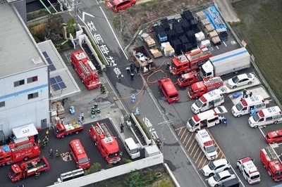 ガス噴出し2人意識不明、奈良 工事現場で20人搬送｜信濃毎日新聞