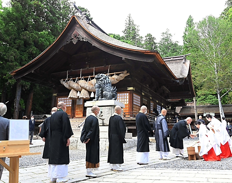 「神仏習合現れたよう」 諏訪大社旧神宮寺仏の一斉公開 実行委に神職、僧侶ら|信濃毎日新聞デジタル 信州・長野県のニュースサイト