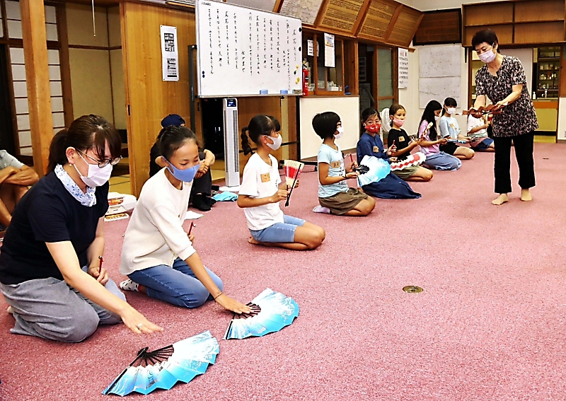 白馬の尾花踊り　小学生、練習に熱　東京五輪・パラ関連イベントで披露 | 信毎web - Vimarsana News