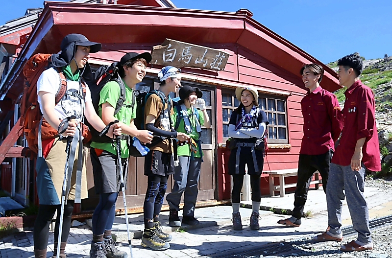 医学生 山の診療所９０年 白馬岳 昭和大生とｏｂ医師が運営 信毎web 信濃毎日新聞