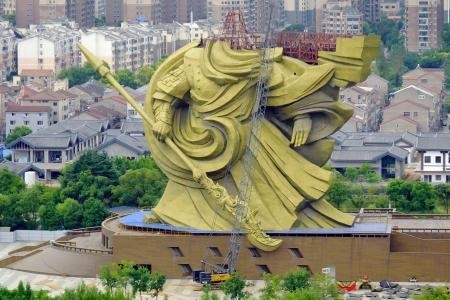 中国、巨大な関羽像撤去 無駄な公共事業に55億円|信濃毎日新聞デジタル 信州・長野県のニュースサイト 中国、巨大な関羽像撤去 無駄な公共事業に55億円|信濃毎日新聞デジタル 信州・長野県のニュースサイト