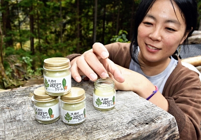ヨモギやビワの葉で保湿クリーム 大鹿の母親が商品化｜信濃毎日新聞