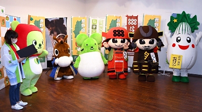 長野県キャラクターｐｒ合戦 優勝は 天下を取る と意気込んだコンビ 信濃毎日新聞デジタル 信州 長野県のニュースサイト