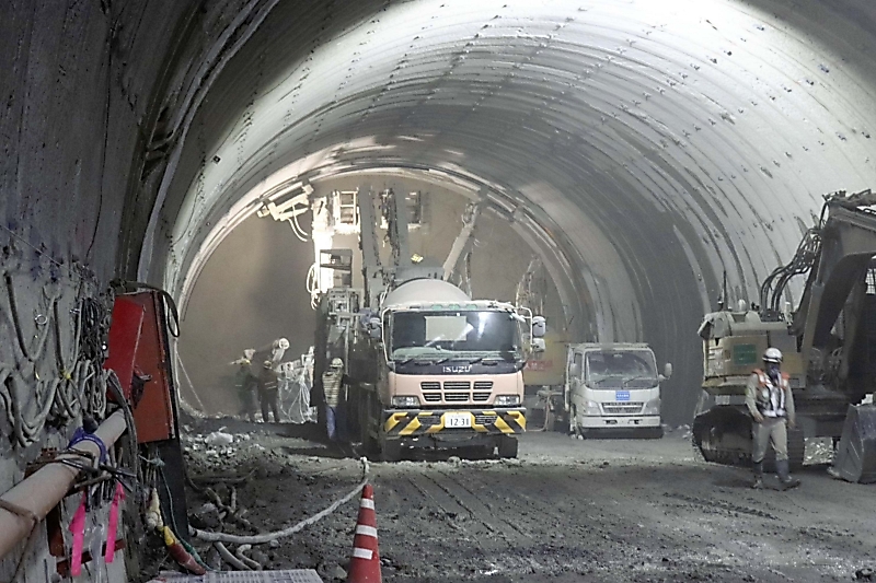 三遠南信道「青崩峠トンネル」 続く難工事 中央構造線との闘い|信濃毎日新聞デジタル 信州・長野県のニュースサイト 三遠南信道「青崩峠トンネル」 続く難工事 中央構造線との闘い|信濃毎日新聞デジタル 信州・長野県のニュースサイト