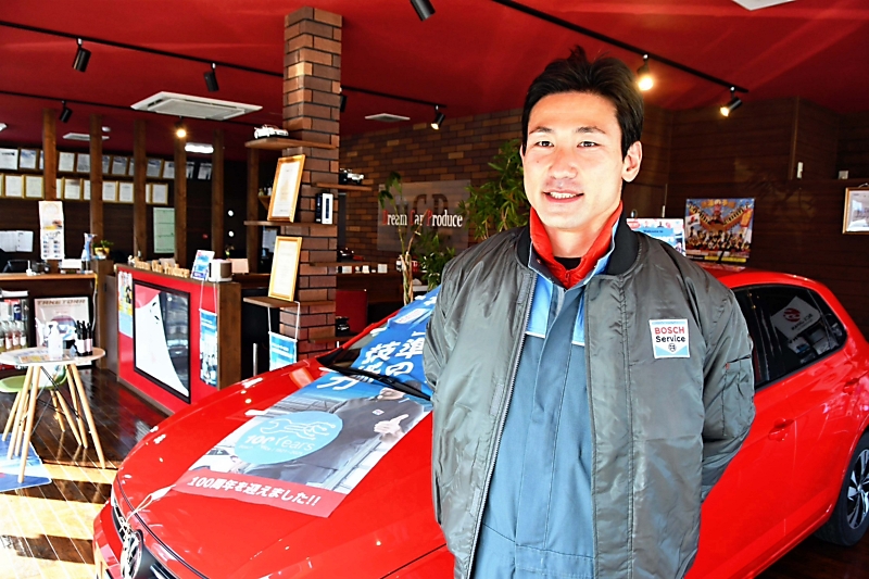 銀メダリスト 車を売ります 塚原直貴さんが佐久の販売店に入社 信州の陸上競技に貢献したい 信濃毎日新聞デジタル