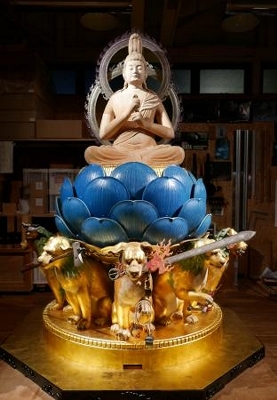 空海の大日如来よみがえる 初の組み上げ、讃岐国分寺｜信濃毎日新聞