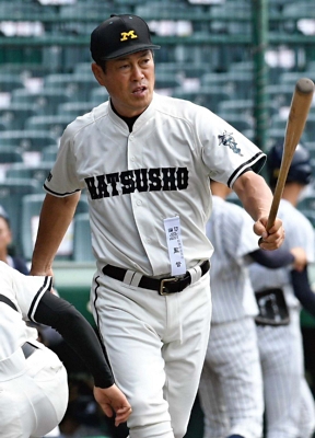 松商学園高野球部の足立監督、今夏限りで退任 春夏3度、甲子園
