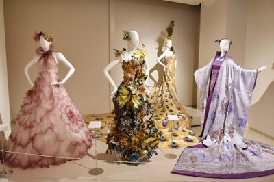 桂由美の名作ドレス60点展示 福井にブライダル博物館｜信濃毎日新聞 