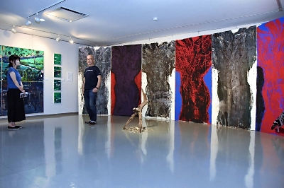 高校の美術教師と教え子の現代アート展 千曲市で27日から 信濃毎日新聞デジタル 信州 長野県のニュースサイト