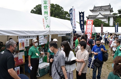 名古屋長野県人会 五平餅や地ビール販売 名古屋市で 全国県人会まつり 信濃毎日新聞デジタル 信州 長野県のニュースサイト