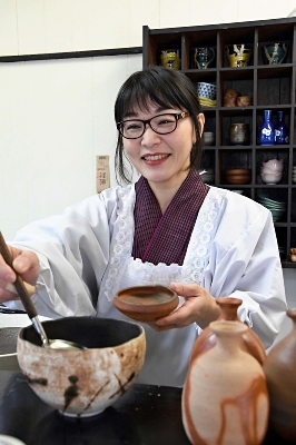 働く場 信州・発見〉理想の小料理店づくりに励む 岡山出身の新谷いずみ