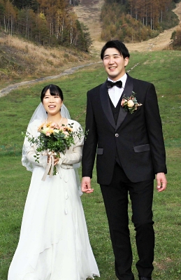 出会ったスキー場で結婚式 アルバイトしたペンションが出会いの場 信濃毎日新聞デジタル 信州 長野県のニュースサイト