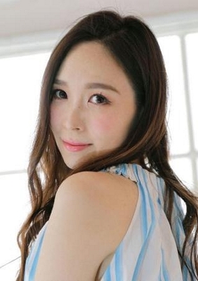 愛内里菜さん、芸名使用可能 事務所の差し止め請求棄却｜信濃毎日新聞