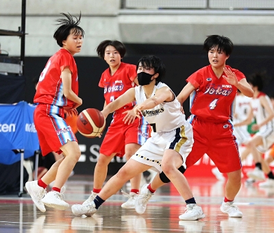 全国高校バスケ 女子の東海大諏訪、快勝で9年ぶり初戦突破 24日、男女