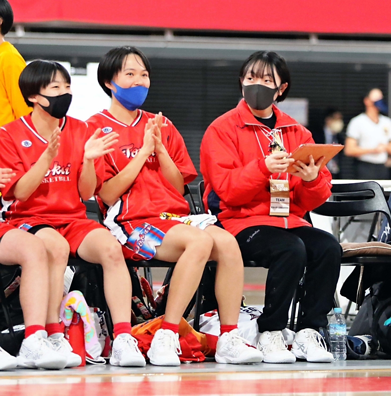 【最終値下げ】アディダス ハーフパンツLサイズ　高校バスケ　東海大諏訪 最終値下げ】アディダス ハーフパンツLサイズ 高校バスケ 東海大諏訪