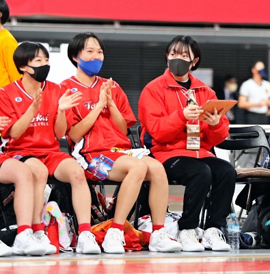 マネジャーとして立つ集大成のコート 東海大諏訪高校の白須さん〈全国