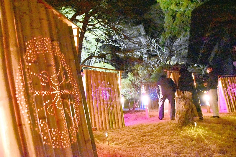 竹灯籠が映す「和のこころ」 青木村の大法寺｜信濃毎日新聞デジタル 