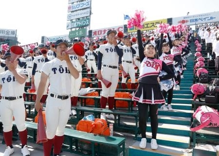 甲子園、盗撮対策でチア半ズボン センバツ開催アルプス席に変化｜信濃