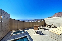 屋上に整備した展望サウナ（ｏｎｓｅｎ　ｈｏｔｅｌ　ＯＭＯＴＯ提供）