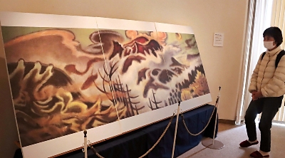小山芸術、集大成の「紅浅間」パネル 小諸市の小山敬三美術館が企画展