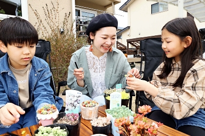 小さな世界から広がる夢 多肉植物の寄せ植え作家「Chima Labo