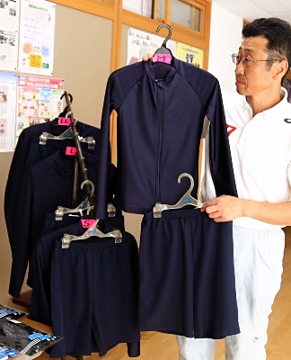 岡谷西部中 男女共通デザインの水着を導入 抵抗感減らしたい デジタル 信州・長野県のニュースサイト