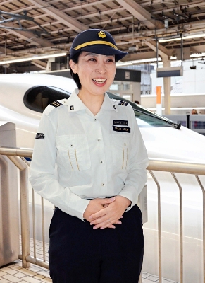 旅路つなぎ、社会とつながる 東海道新幹線で運転士・車掌 梶山治美さん