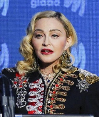 米歌手マドンナさん緊急入院 「回復に向かっている」｜信濃毎日新聞  