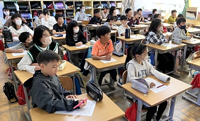 希少本 静岡市立安東小学校『個の育つ学校』上田薫 社会科の初志 カルテ座席表 レア 静岡市立安東小学校・上田薫著『個が深まる学び』社会科の初志