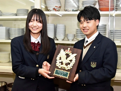 屋代南高校生の2人が全国V 「サバの水煮」と郷土の特産物で競う料理 