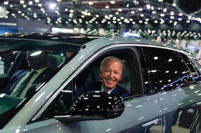 ２０２２年９月、自動車ショーを訪れたバイデン大統領＝デトロイト（ＡＰ＝共同）