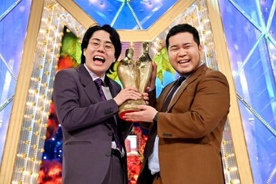 M―1「令和ロマン」が優勝 松井さん「汗臭くても」｜信濃毎日新聞