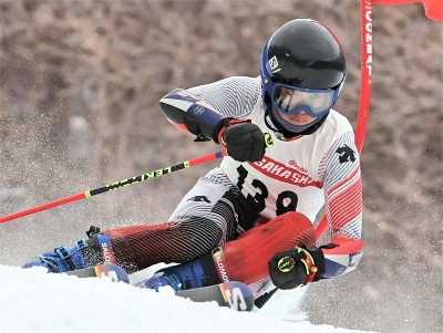 男子大回転〉体幹鍛え滑り安定 楜沢(浅間)､リード守りV【長野県中学