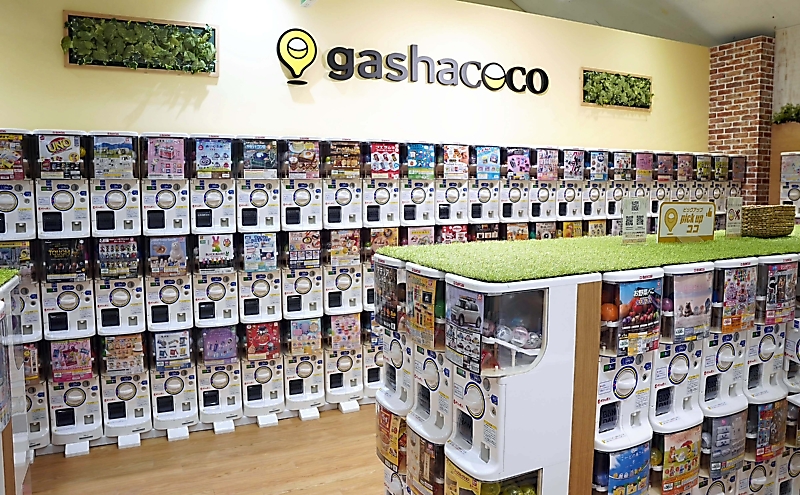 カプセルトイ専門店がオープンへ ガチャ457台常設 諏訪市｜信濃毎日
