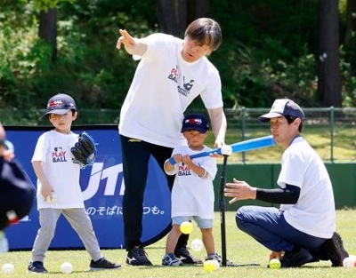 松井秀喜さん、地元で野球教室 地震被災の子どもにエールも｜信濃毎日