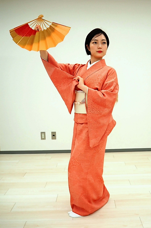 茅野市出身、松本幸四郎さんが家元の日本舞踊松本流師範 ライブハウス