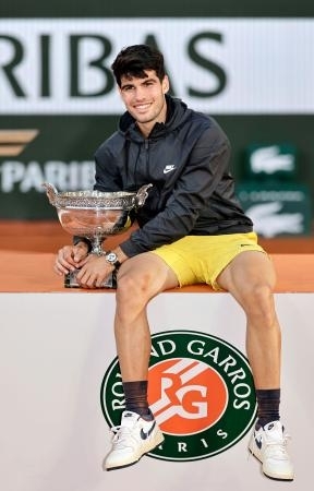 全仏テニス、アルカラスが初制覇 スペインの21歳｜信濃毎日新聞