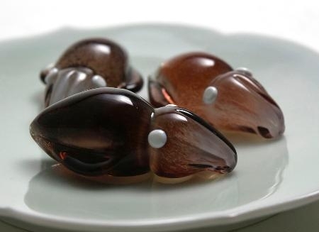 ガラス細工のホタルイカ人気、30分で完売 SNSで反響「かわいい