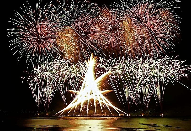 第76回諏訪湖まつり 花火 特別マス席4名分
