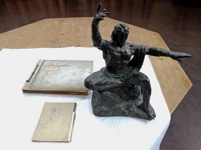 平和祈念像の構想資料発見 作者、北村西望のメモ｜信濃毎日新聞