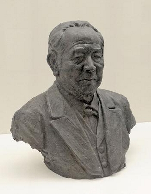 渋沢栄一の肖像 造形作品展 初公開の胸像も 東京・渋沢史料館｜信濃
