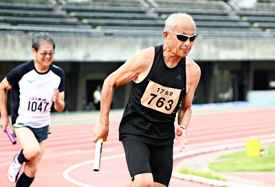 長野県の80代､｢老いへの挑戦｣後押し 陸上マスターズ大会､｢ゴールド