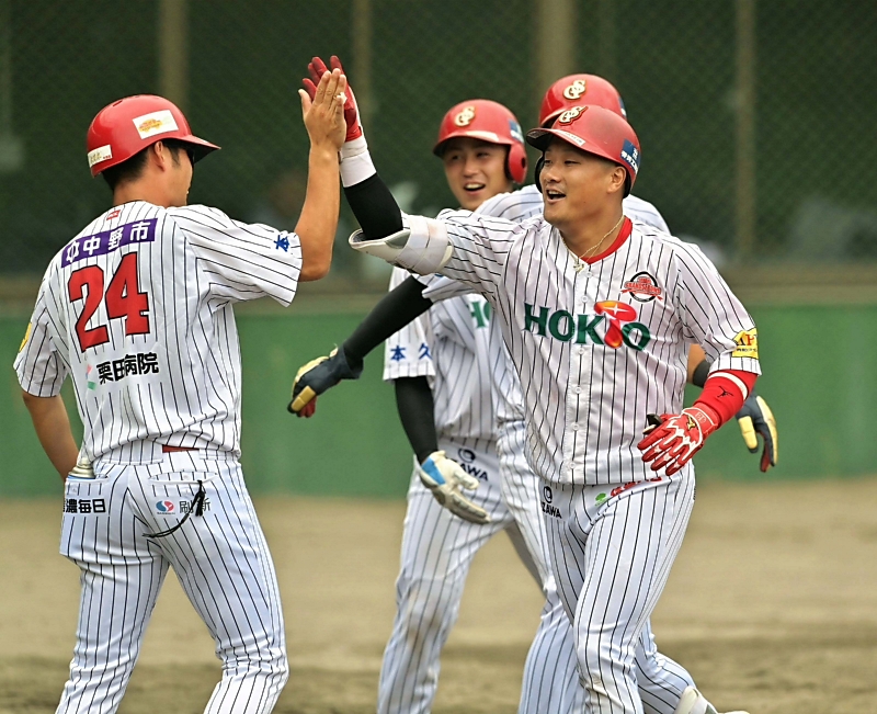 信濃グランセローズ　初シーズン終了記念　全選手サイン入りホームベース 信濃グランセローズ 初シーズン終了記念 全選手サイン入りホームベース